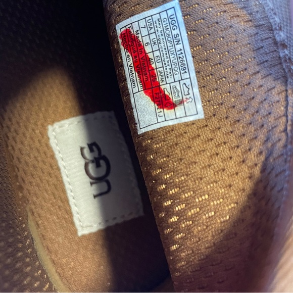 NWT Ugg Pull on Boot in Chestnut - Picture 4 of 4